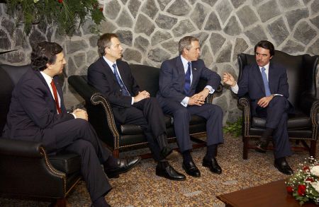 800px-Bush,_Barroso,_Blair,_Aznar_at_Azores